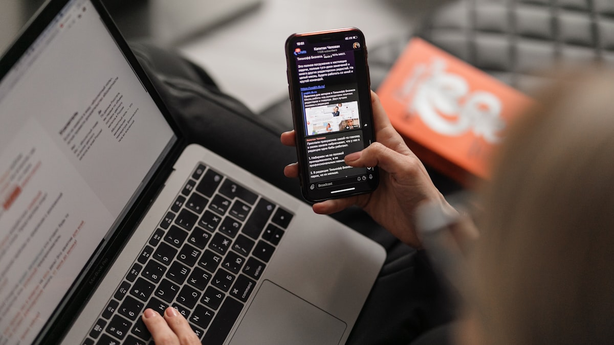 Transfer Files from PC to Phone Without a USB Cable: Wireless Methods That Actually Work